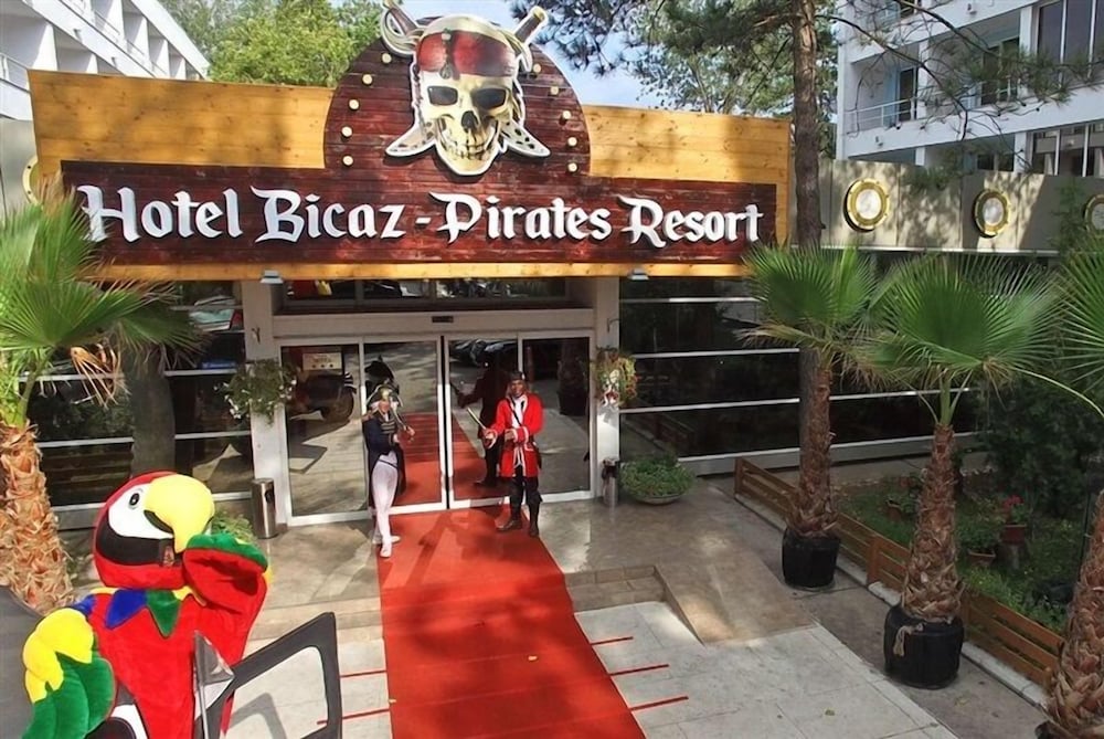 Pirates Resort